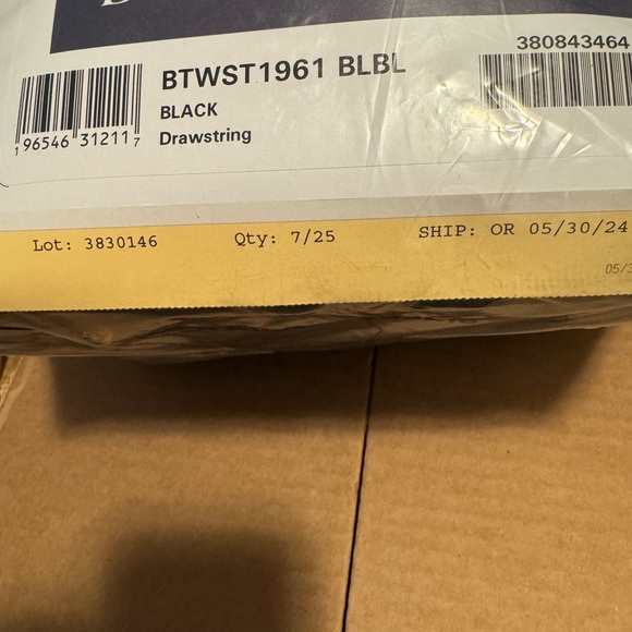 Women’s Dooney and Bourke Bucket bag NWT - Picture 6 of 6